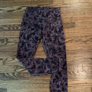 Lululemon Fall print Aligns